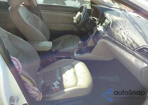 2017 Hyundai Elantra Limited z USA, uszkodzony, nr VIN 5NPD84LF5HH000558